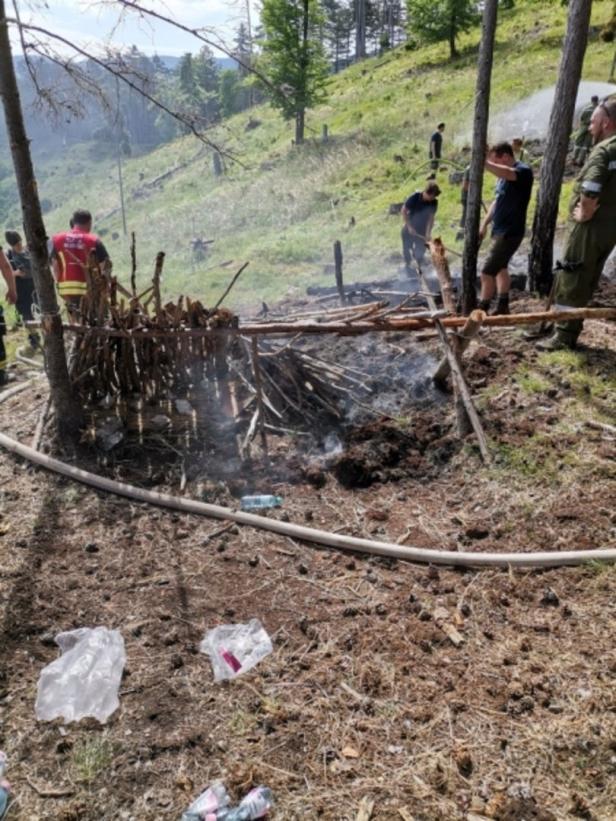 Wieder illegales Lagerfeuer: Polizei sucht Camper nach Waldbrand