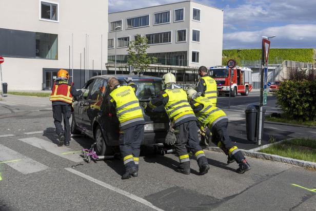 Verkehrsunfall mit drei beteiligten Fahrzeugen in Krems