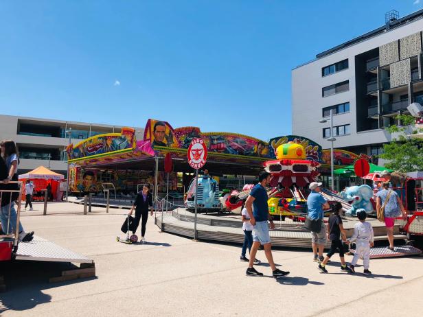 Tagada fahren und Langos essen in der Seestadt