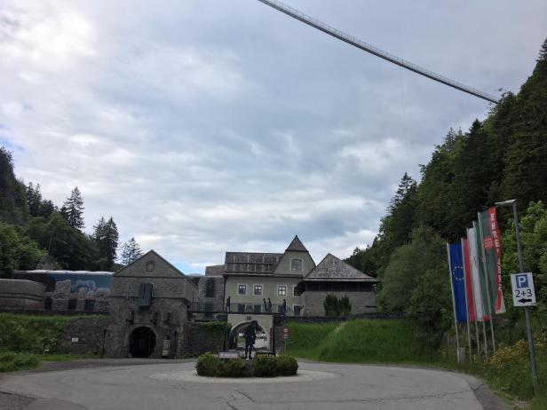 Tirol: 18-Jähriger erstach Freundin in Reutte