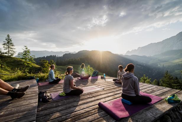 Reisen für mehr Achtsamkeit: Yoga-Events in Österreich 2022