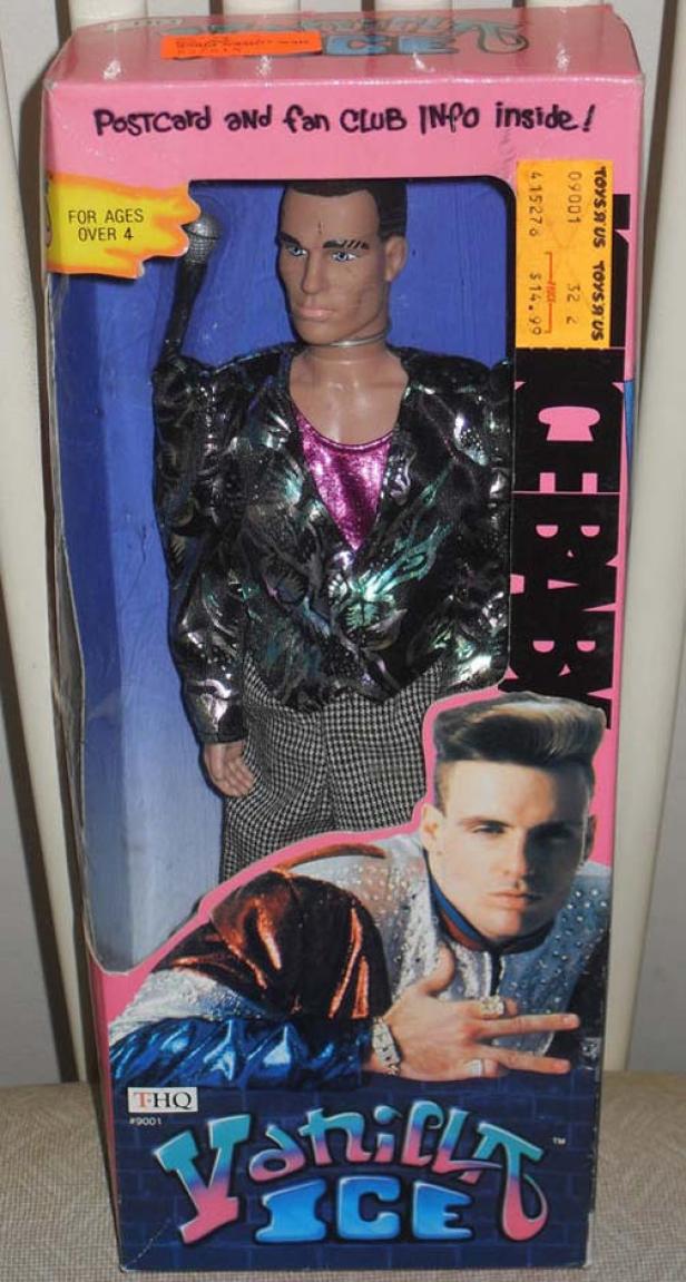 Eine „Vanilla Ice“-Actionfigur in der Originalverpackung.