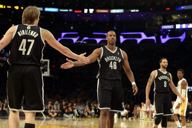 Basketballspieler der Brooklyn Nets während eines Spiels.