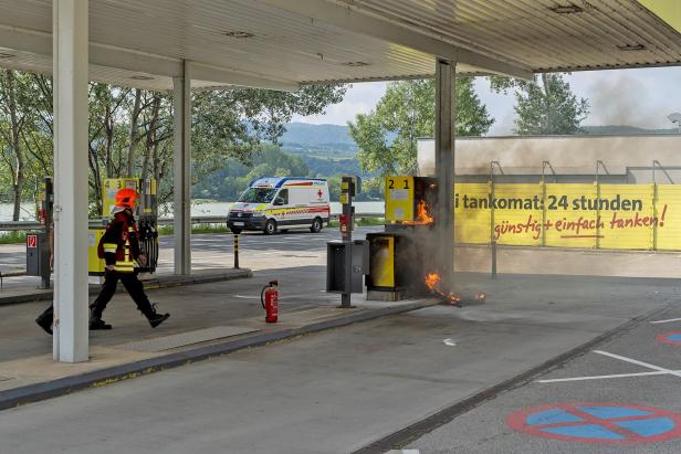 Brennende Zapfsäule sorgte für Feuerwerhr-Großeinsatz in Krems