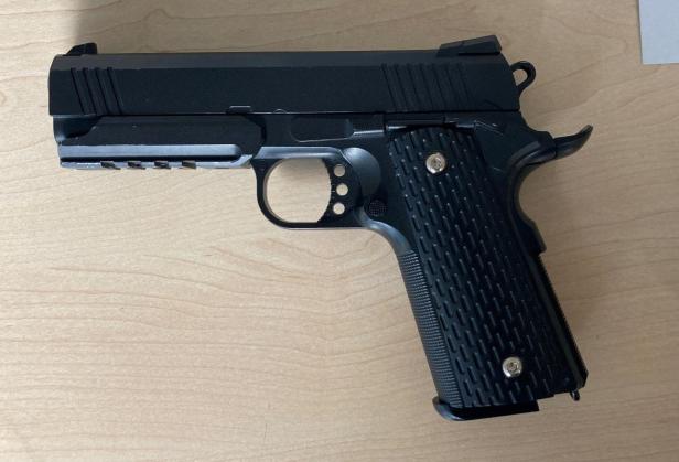 Bewaffneter 13-Jähriger bricht Zeitungskassa in Wien auf