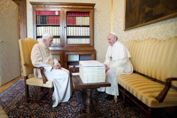 Spekulationen um Rücktritt des Papstes „haltlos“