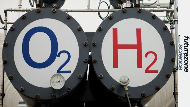 Bei der Photokatalyse wird Wasser (H2O) in Sauerstoff (O2) und Wasserstoff (H2) aufgespalten.