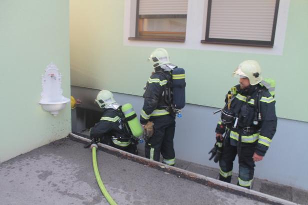 Kellerbrand in Wiener Neustadt: Vater bekämpfte Flammen