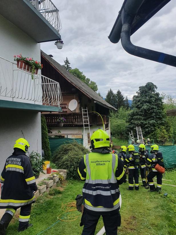 Brand in leerstehendem Haus in Villach: Drei Hunde gerettet