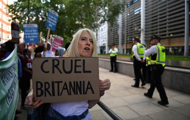 Buhmann für die einen, Vorbild für die anderen: Briten wollen alle Asylwerber nach Ruanda abschieben