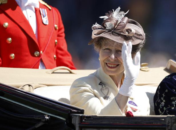 Queen verpasst Royal-Ascot-Auftakt, Sohn Prinz Charles vertritt sie