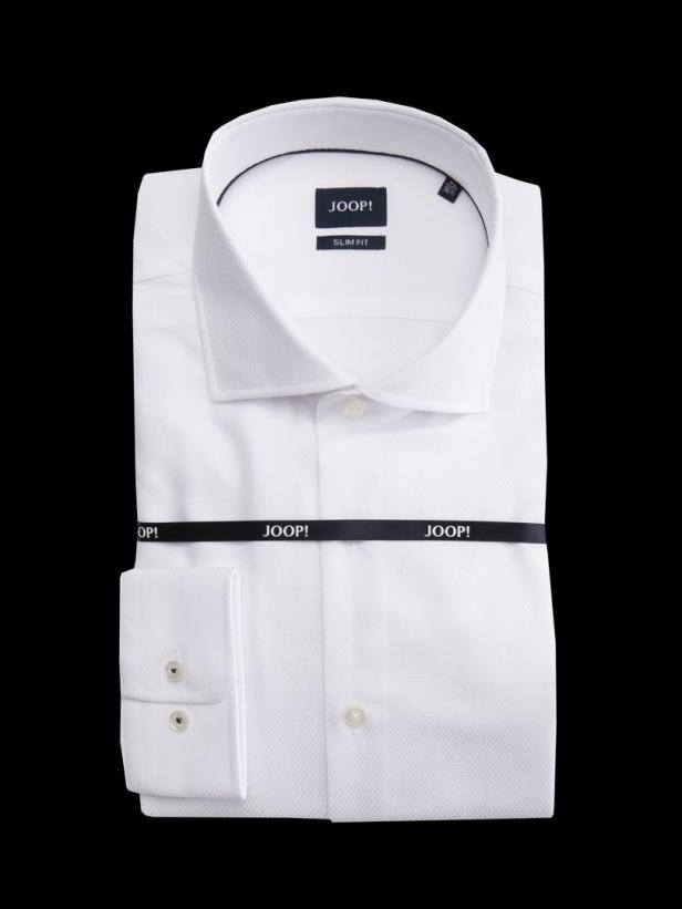 Ein verpacktes, weißes Slim-Fit-Hemd der Marke Joop!.