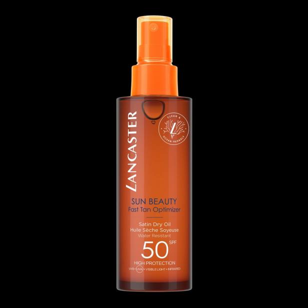 Eine Flasche Lancaster Sun Beauty Bräunungsöl mit Lichtschutzfaktor 50.