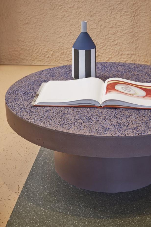 Design der Woche: Zement-Tischchen von Patricia Urquiola