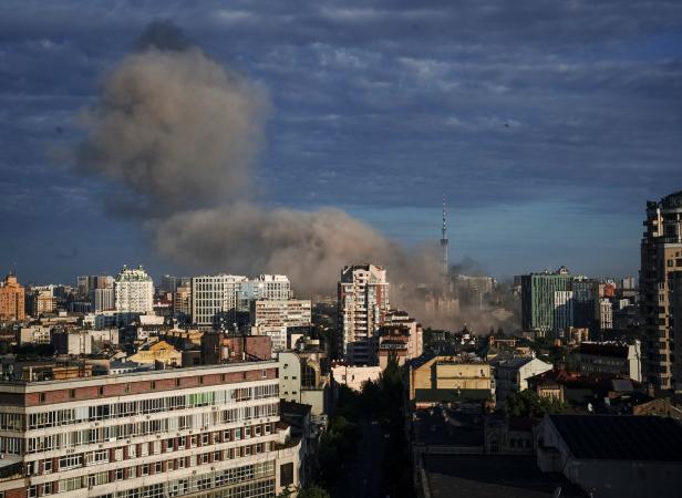 Raketen auf Kiew: "Das ist noch mehr von ihrer Barbarei"