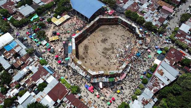Unglück in Stierkampfarena: Tote und Hunderte Verletzte in Kolumbien