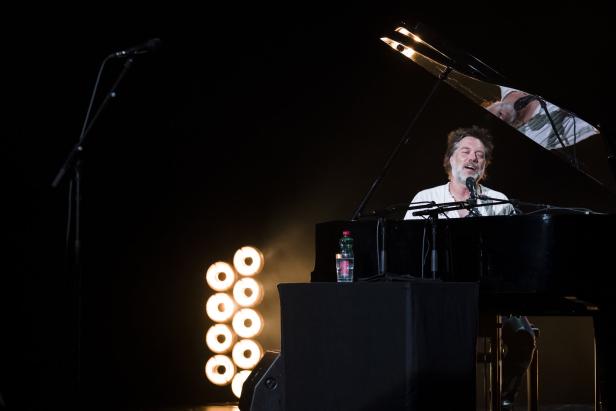 Rufus Wainwright live: Prächtige Stimme, berührende Songs und eine Prise Verwirrung