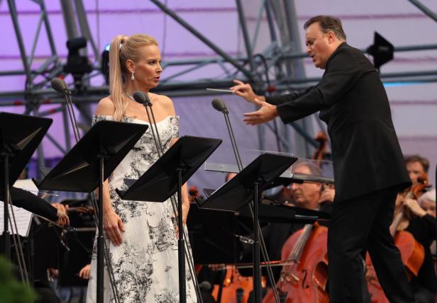 Opernstar mit jungen Talenten bei "Klassik unter Sternen" in Göttweig