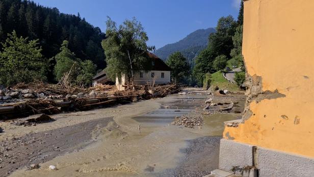 Familie aus Kärntner Katastrophengebiet gerettet: "Unser Lebenswerk ist zerstört"