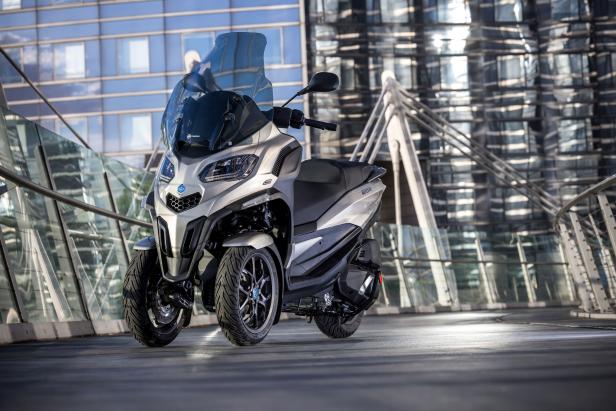 Piaggio MP3: Ein schräger Roller mit Auto-Hightech