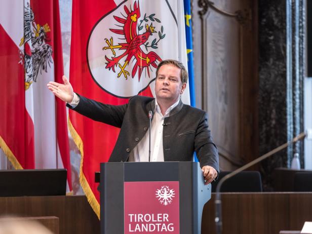 Der Verkehr fuhr vor der Wahl noch einmal durch den Tiroler Landtag