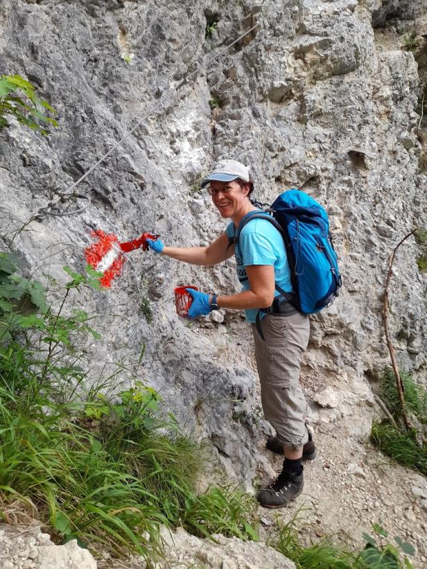 Auch Städter freiwillig auf Säuberungstour in den Bergen