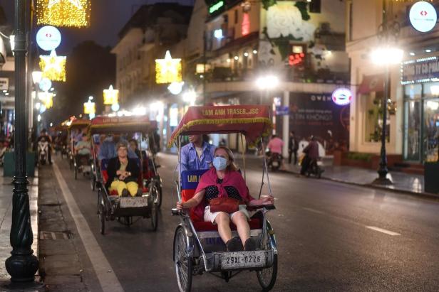 Im Rikscha-Takt durch Hanoi: Wie lange gibt es Vietnams Fahrradtaxis noch?