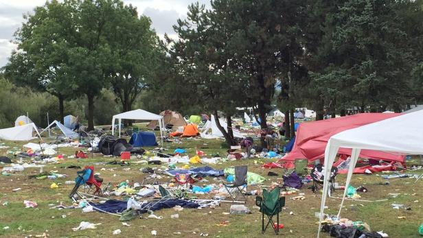 Aus Festival-Müll entsteht Regenschutz für Flüchtlinge