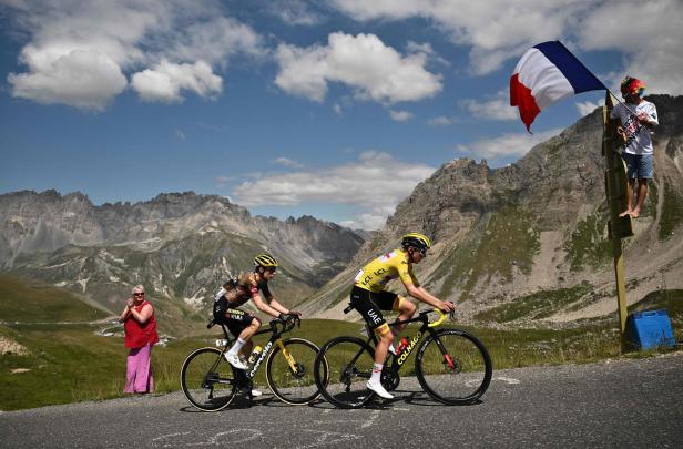 Umsturz bei der Tour de France: Jonas Vingegaard holt sich Gelb