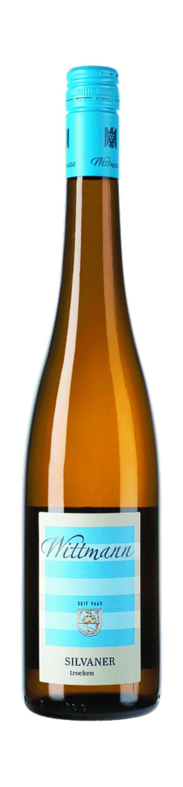 Eine Flasche trockener Silvaner Wein der Marke Wittmann.