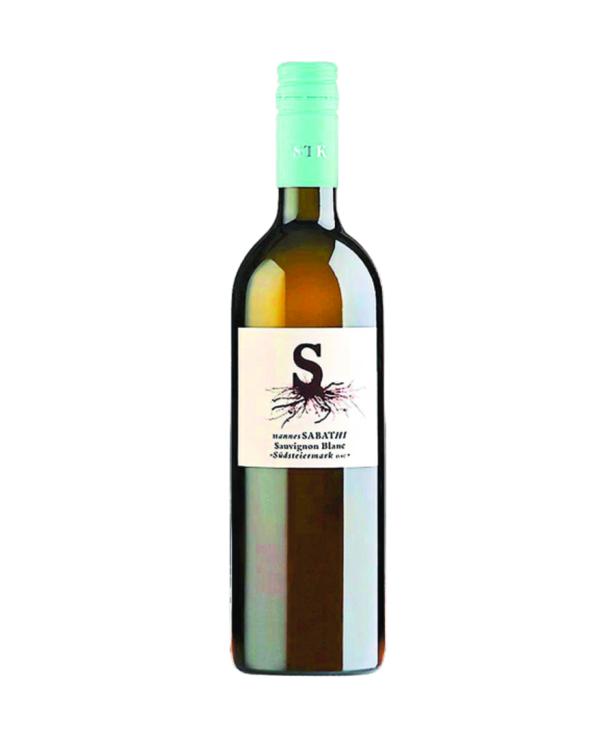 Eine Flasche Hannes Sabathi Sauvignon Blanc Wein aus der Südsteiermark.