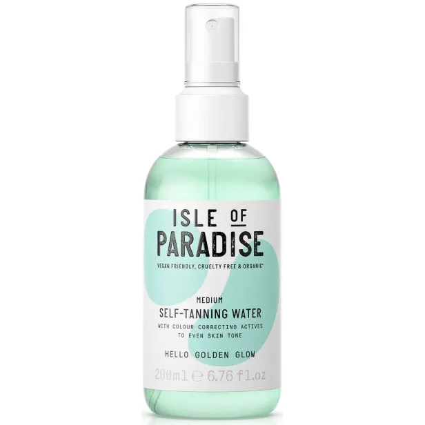 Eine Flasche Selbstbräunungswasser der Marke Isle of Paradise.