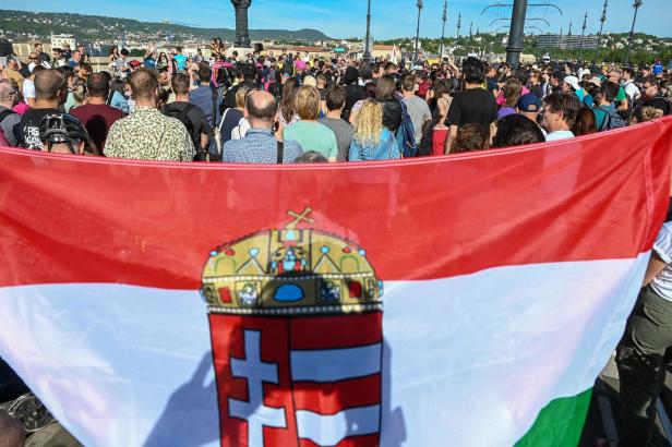 Warum Fahrradkuriere seit Tagen in Budapest demonstrieren