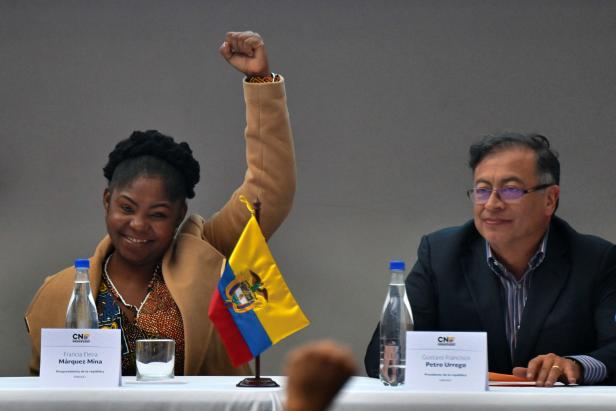 TOPSHOT-COLOMBIA-ELECTION-PETRO-MARQUEZ-CREDENTIALS