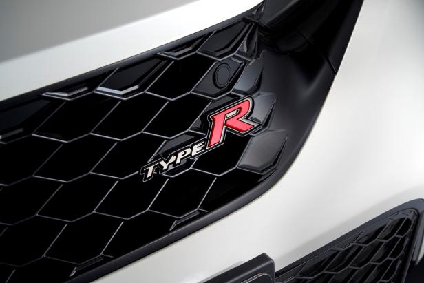 407800_honda_unveils_all-new_civic_type_r.jpg