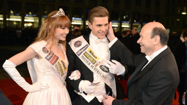 Opernball mit viel Eleganz eröffnet