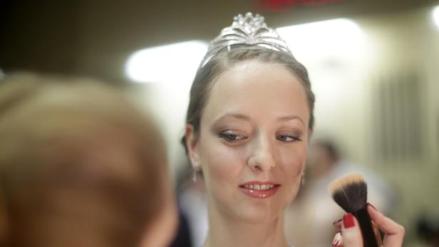 Opernball mit viel Eleganz eröffnet