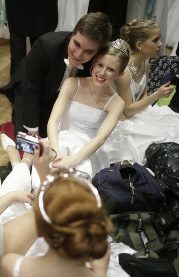 Opernball mit viel Eleganz eröffnet