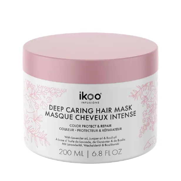 Ein Tiegel der „Ikoo Deep Caring Hair Mask“ mit Lavendel-, Wacholder- und Basilikumöl.