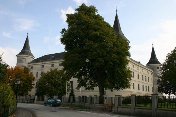 Schloss auf vier Jahre anmieten