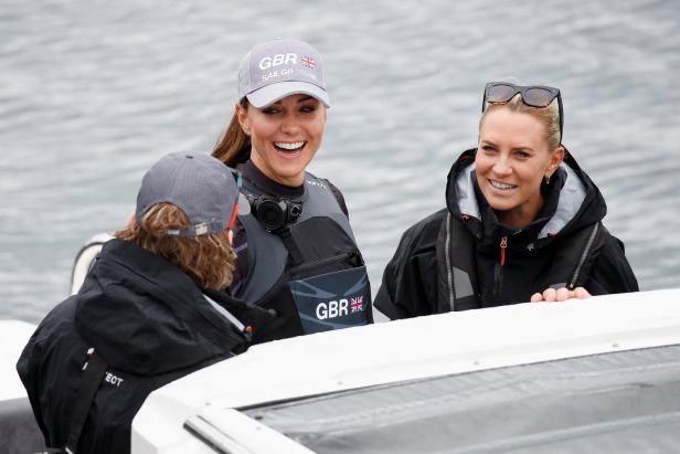 Bilder: Herzogin Kate bewies - im Neoprenanzug - Segeltalent