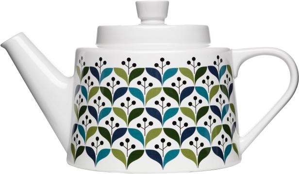 Eine weiße Teekanne mit einem floralen Muster aus blauen und grünen Blättern.