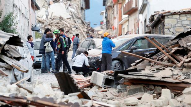 Erdbeben in Italien: 247 Tote, Tausende obdachlos