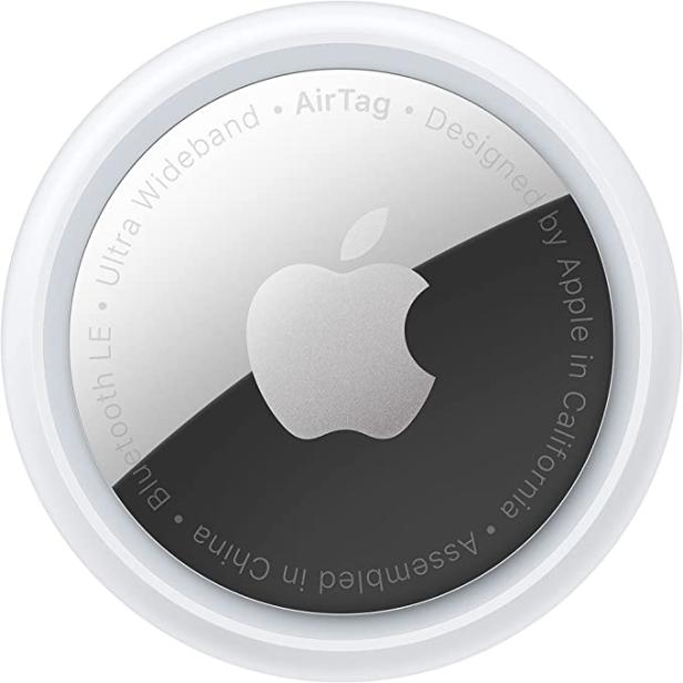 Ein Apple AirTag mit dem Apple-Logo in der Mitte.