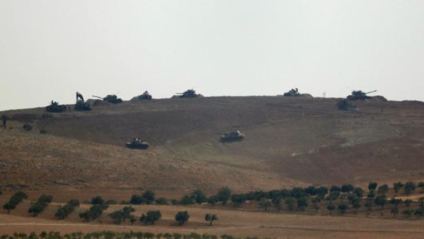 Türkische Panzer stoßen nach Syrien vor