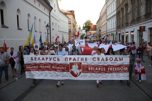 Tichanowskaja stellt alternative Regierung für Belarus vor