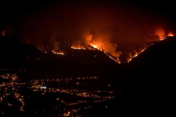Südeuropa kämpft gegen Waldbrände: Tausende Hektar zerstört