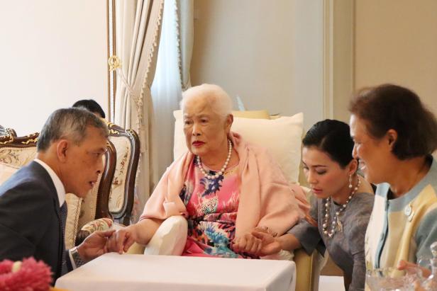 Das letzte Juwel Thailands: Ex-Königin Sirikit wird 90