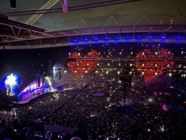 Coldplay im Londoner Wembley: Armbänder, die die Welt bedeuten