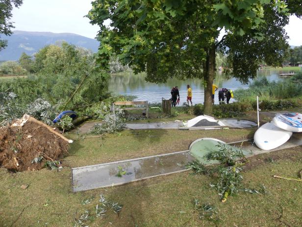 Heftiger Sturm in Kärnten: Zwei Kinder von Bäumen erschlagen